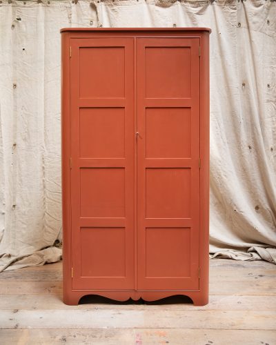 Red curvy cupboard – D’erlanger & Sloan-24036