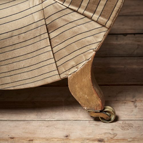 Slipper-Chair-Gold-Stripe-0061
