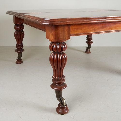 Large Expanding Table – Castors Cups-0001