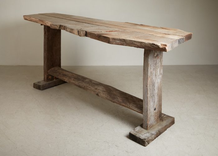 HL5196 – Table-0001