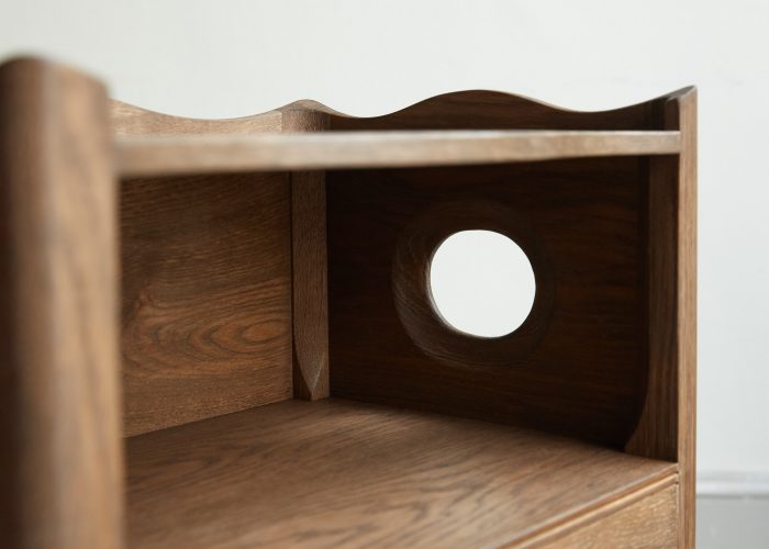 Howe Bedside Table – Curvy-0015