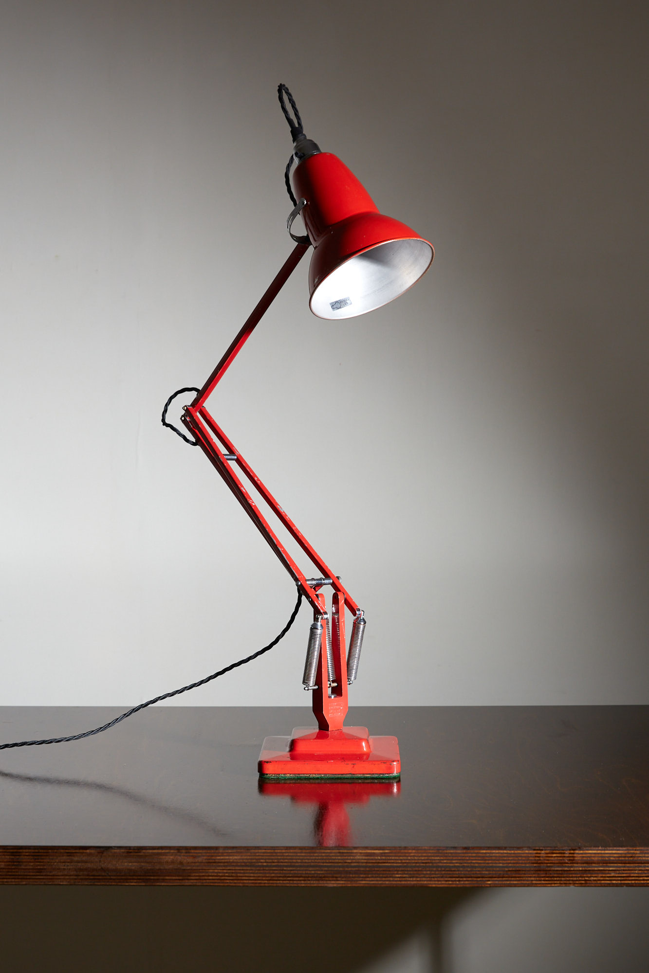 Pest pedal Opmuntring Red Type 1227 Anglepoise | Howe London