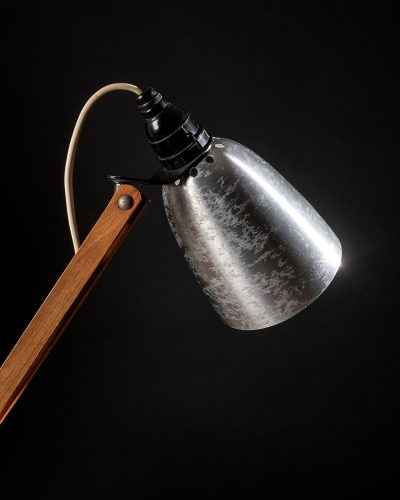 HL3209 Early Wooden Mac Lamp – Black -256