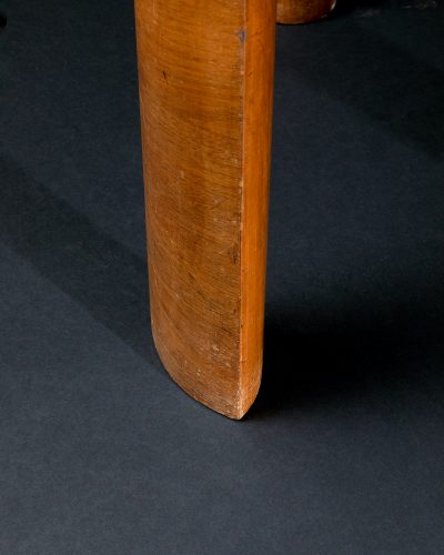 HL5854 1930’s lamp table + Beagle-1263