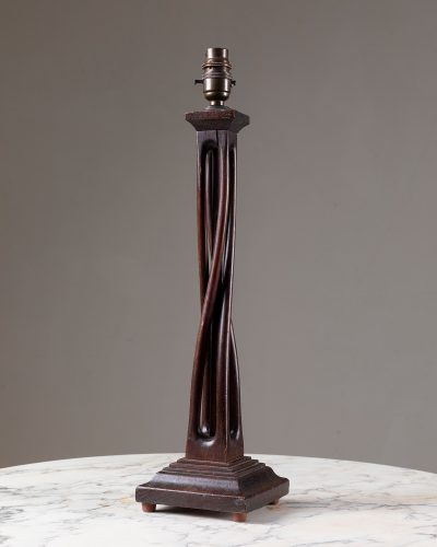 HL5962 An oak framed lamp with twist design-2325