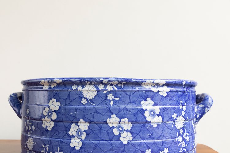 HL6444A blue and white ceramic pot with floral design-2716