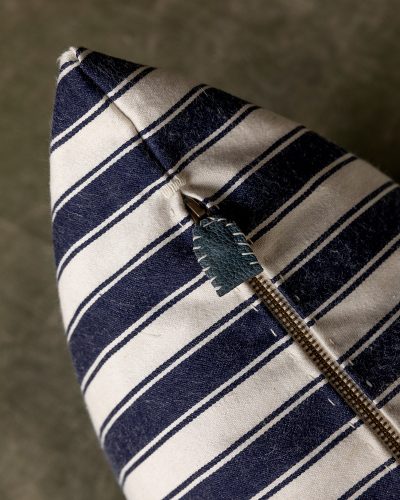 HB900565 Ticking Cushion With Navy and White-8131