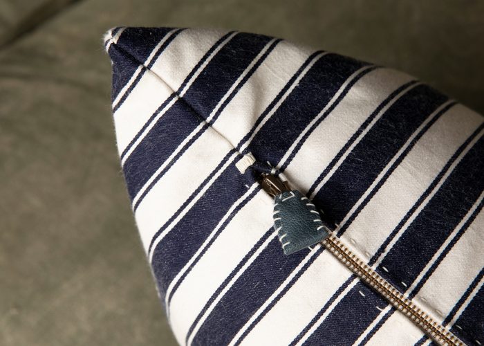 HB900566 Ticking Cushion With Navy and White-8118