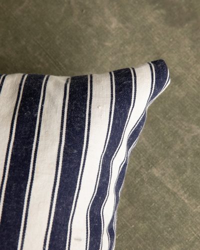 HB900566 Ticking Cushion With Navy and White-8119