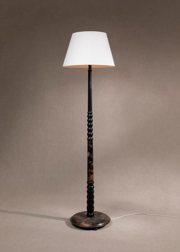 HL5979 An early 20th century Chinoiserie decorated standard lamp-11779