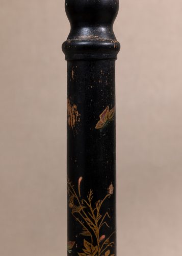 HL5979 An early 20th century Chinoiserie decorated standard lamp-11798