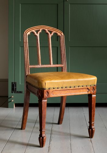 HL6385 A 19th century Gothic oak side chair-8346
