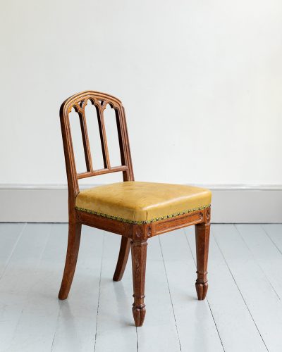 HL6385 A 19th century Gothic oak side chair-9538
