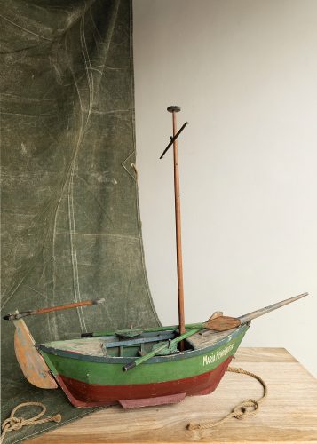 HL6379 Artisan made wooden boat-12641
