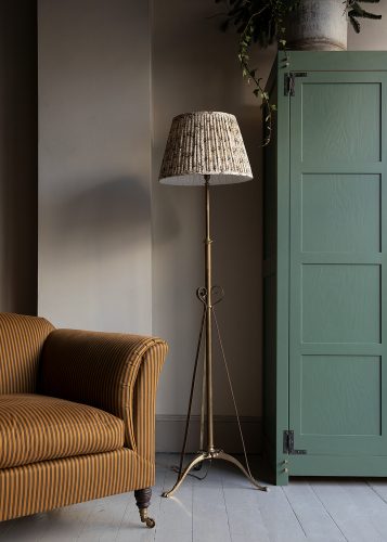 HL6259 Late C19th Art Nouveau Brass Floor Lamp-17566b