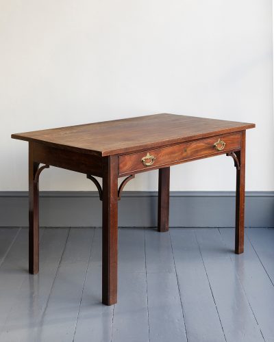 HL6872 A George III mahogany side table with pierced bracket-19115