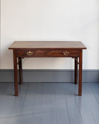 HL6872 A George III mahogany side table with pierced bracket-19115B