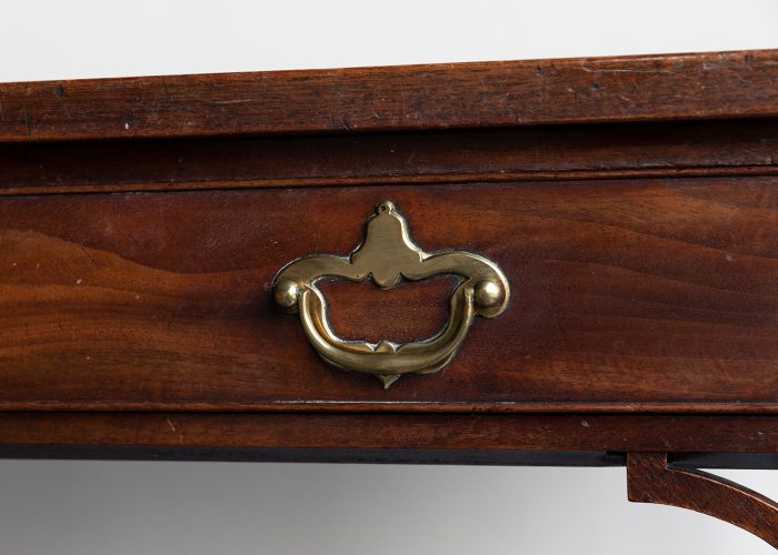 HL6872 A George III mahogany side table with pierced bracket-19128