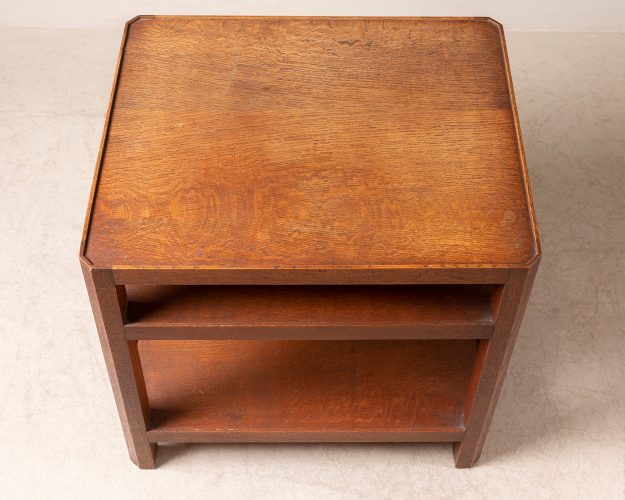 HL6912 An octagonal oak side table-19481