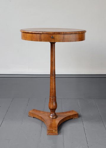HL7537 Baltic walnut oval occasional table with drawer_MG_5744